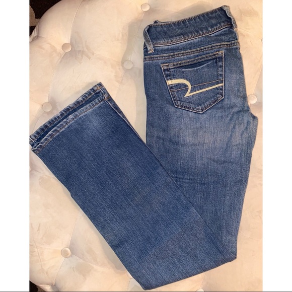 SOLD — AMERICAN EAGLE SLIM BOOT CUT MID WASH JEANS SIZE 2 - Picture 2 of 5